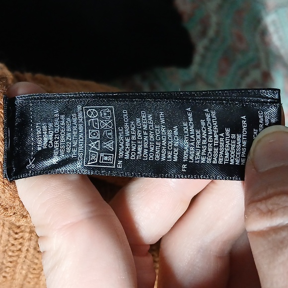 Forever 21 Button Up V-Neck Sweater Cardigan, Size M - Picture 7 of 12